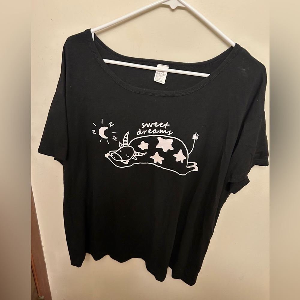 Black knit pajama top, gently worn, sz XXXL, fits 3x sz. Matches cow shorts